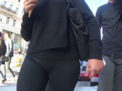 Slow motion candid cameltoe in spandex pants