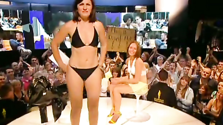 British TV show host looks hot in a bikini