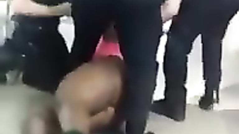 Plump black mommy gets into a fight with a policeman