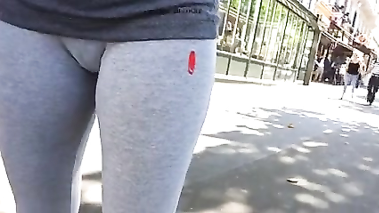 Yoga pants cameltoe in public with my girl