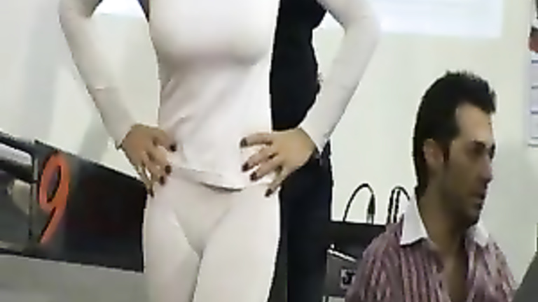 Candid cameltoe with a busty model